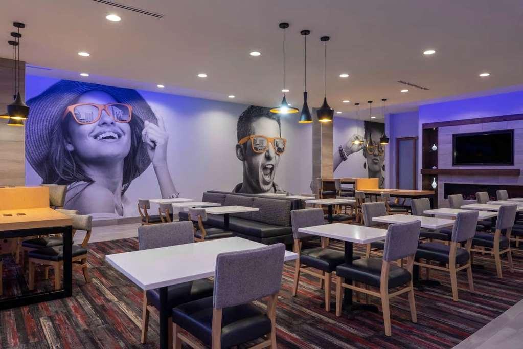 La Quinta Inn & Suites By Wyndham Wisconsin Dells- Lake Delton Interior photo